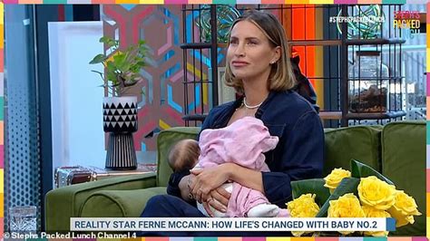 Ferne McCann shares candid bikini snaps of her bumps, creases。